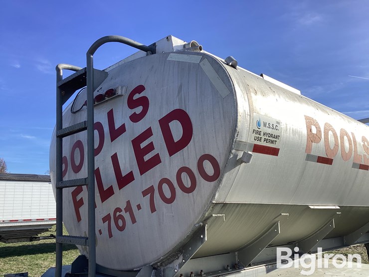 1965-standard-steel-36’-aluminum-t/a-water-tanker-trailer-image-17