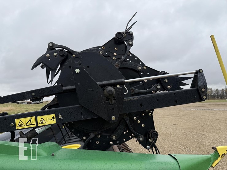 2013-john-deere-435d-image-19