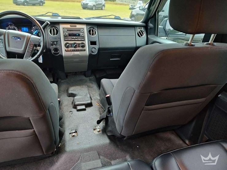 2016-ford-expedition-image-32