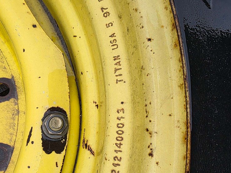 john-deere-12-image-11