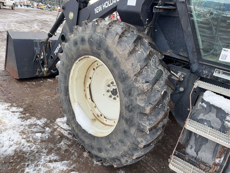 new-holland-tv145-image-7