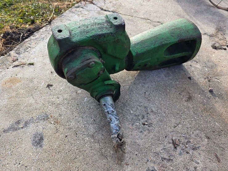 john-deere-10-image-2