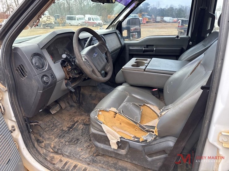 2011-ford-f250-xl-image-12