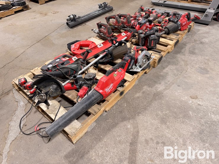 milwaukee-power-tools-w/batteries-&-6-battery-charger-image-1