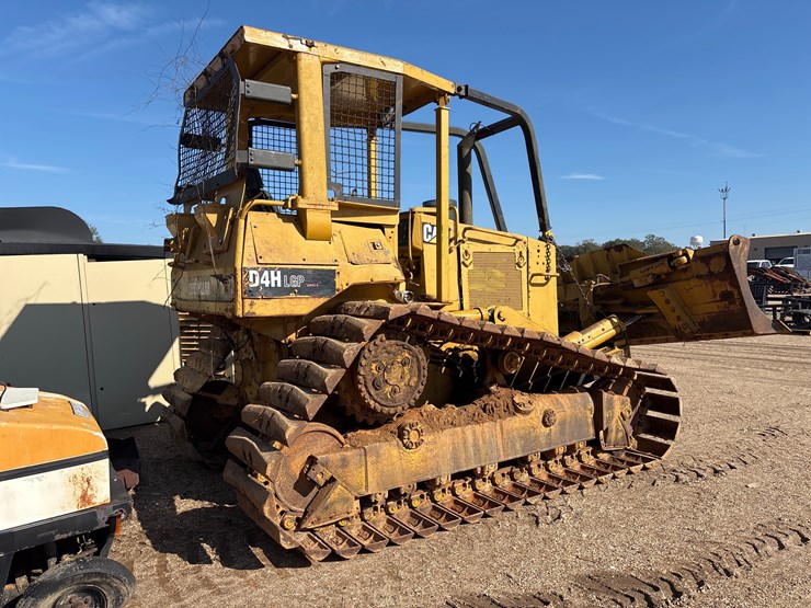 caterpillar-d4h-lgp-image-3