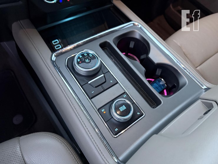 2019-ford-expedition-xlt-image-31