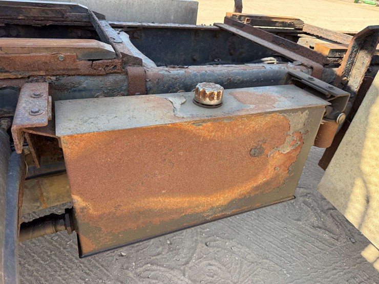 2006-sterling-rollback-truck,-101"x27'-bed,-winch,-automatic-transmission,-388k-miles,-11r22.5-tires-image-17