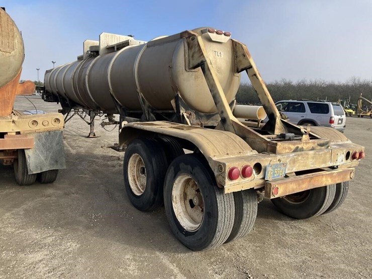 1972-fruehauf-trailer-image-3