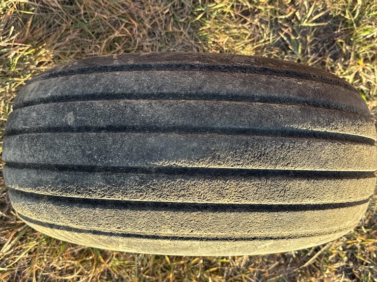 various-brands-of-mounted-&-non-mounted-tires-image-14