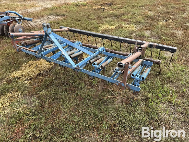 ford-3-pt-mounted-spring-shank-chisel-image-1