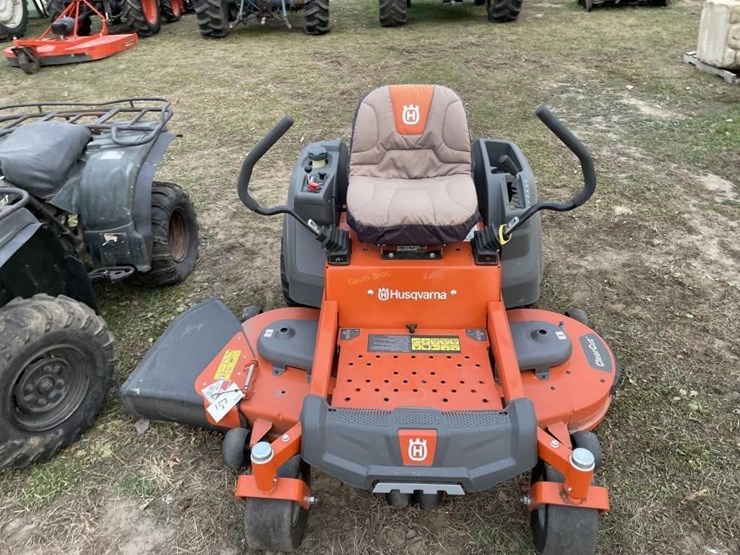 husqvarna-z254f-zero-turn-mower-image-2