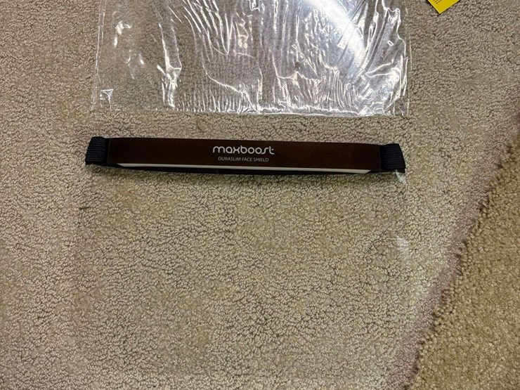face-shield-isolation-masks-(4)-2-–-duraslim-maxboost-face-shields,-2-–-face-shield-protective-isola-image-2