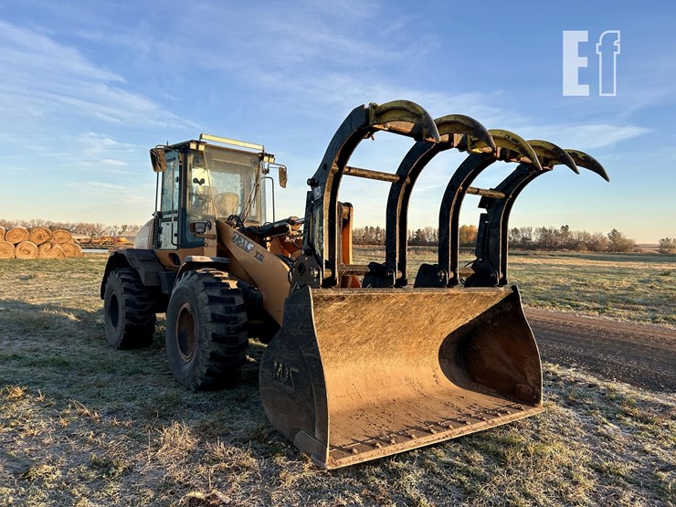 2014-case-721f-xr-image-1