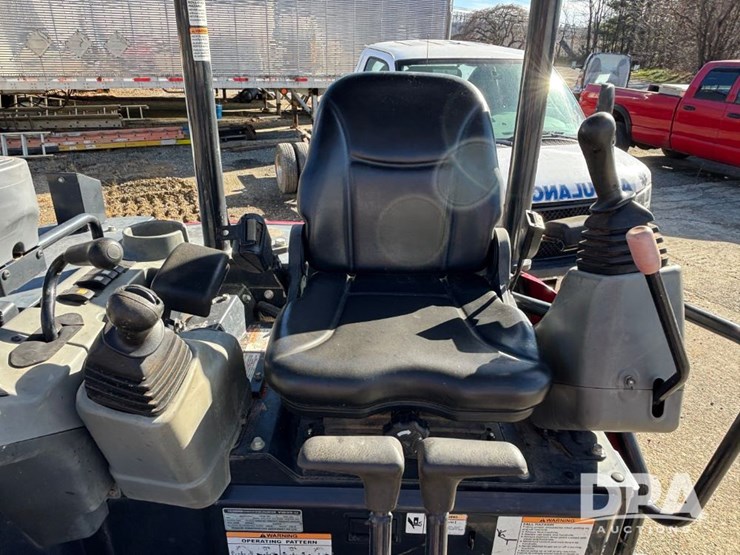 2020-yanmar-vio55-image-50