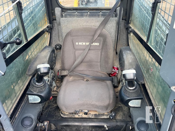 new-holland-c227-image-21