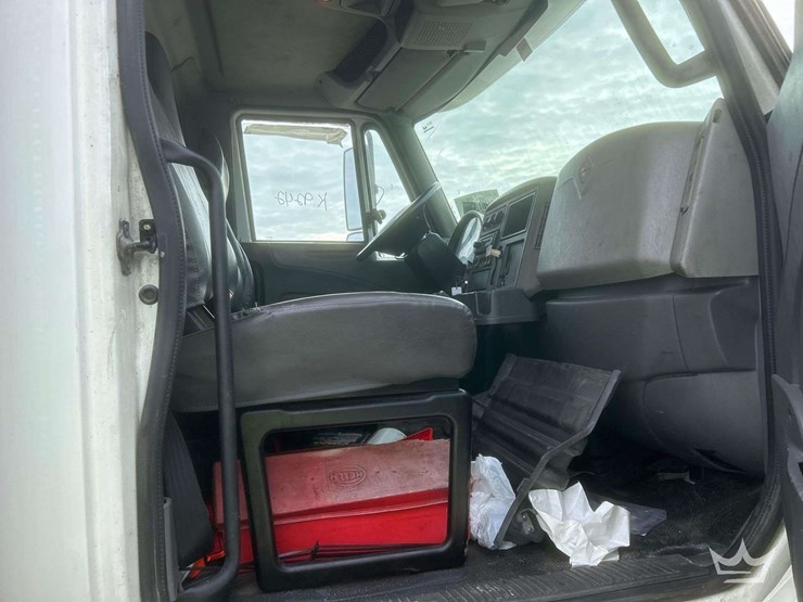 2013-international-durastar-4400-image-21