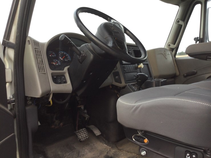 2013-international-durastar-4300-image-16