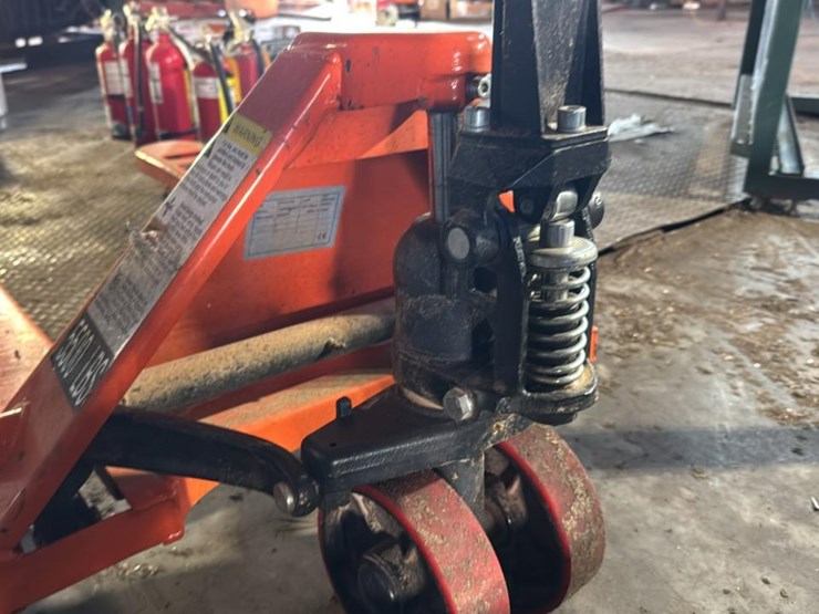 #172-•-pallet-jack-image-4