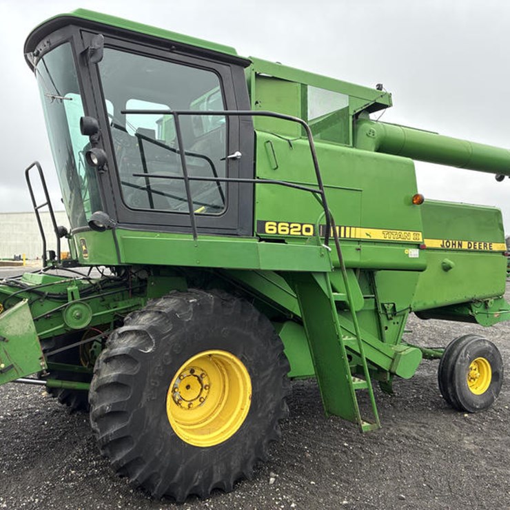 JOHN DEERE 6620 TITAN II