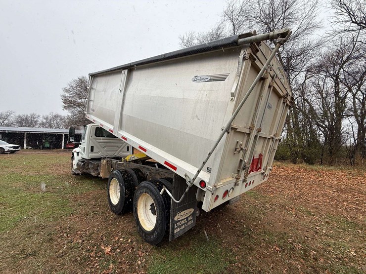 2004-international-durastar-4400-image-14