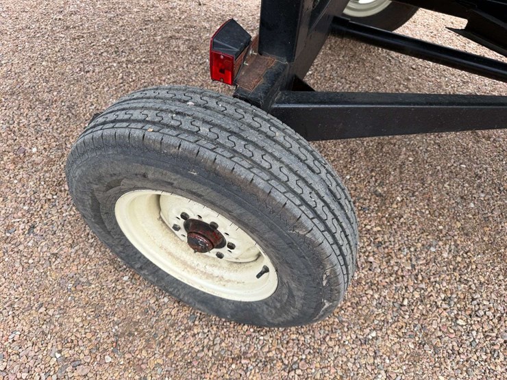 2024-john-deere-12-image-15