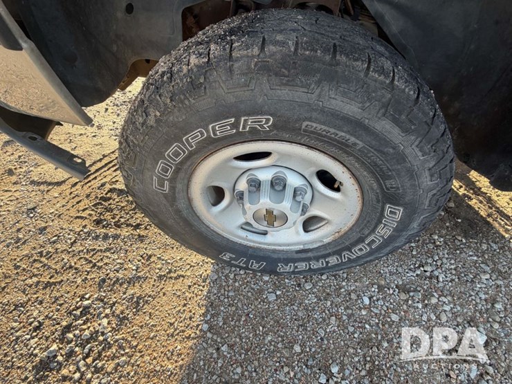 2003-chevrolet-silverado-2500hd-image-19