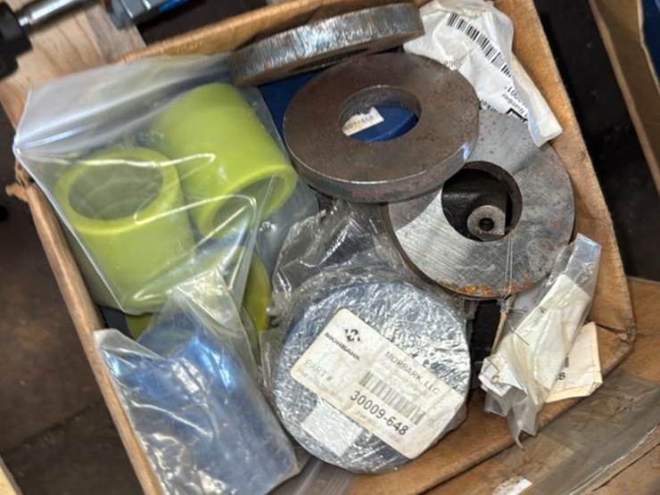 #196-•-skid-of-cylinders*-image-9