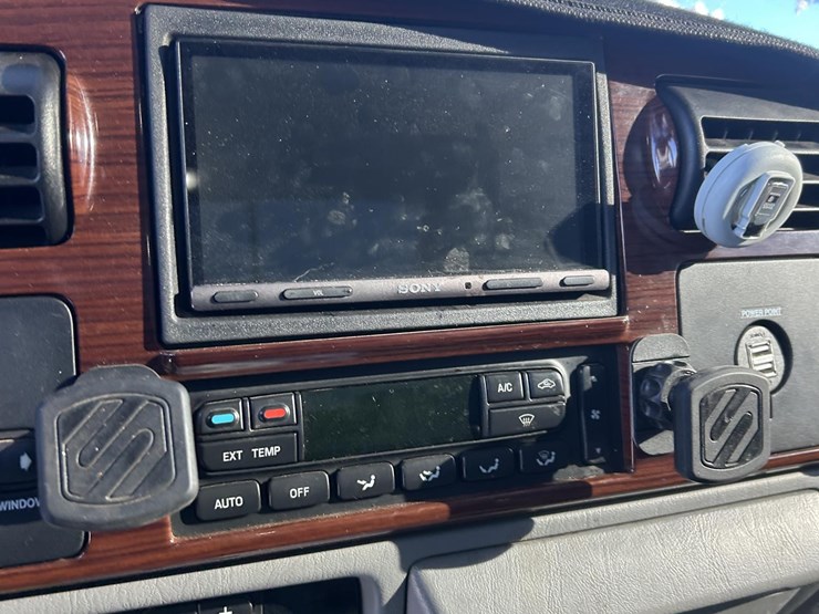 2005-ford-f350-image-25