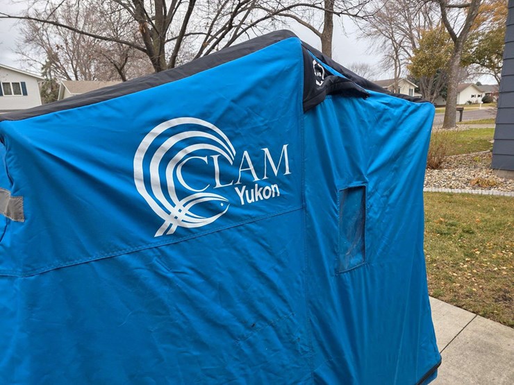 clam-yukon-fish-trap-by-dave-genz-2-person-portable-fish-house,-sled-and-flip-up-style,-folding-seat-image-9