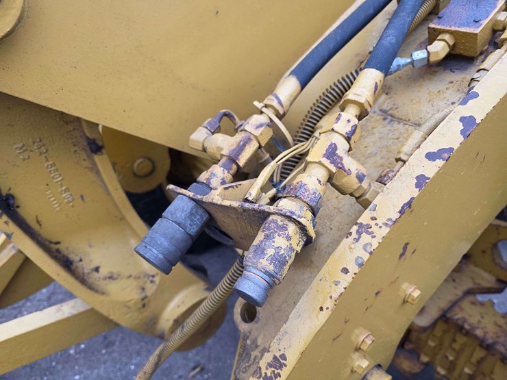 2009-caterpillar-906h-image-18