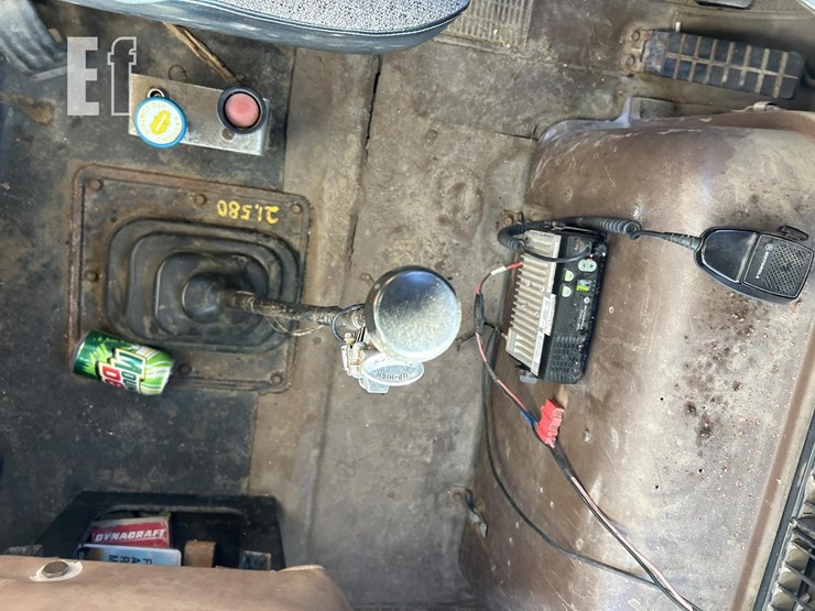 1985-international-s2500-image-19