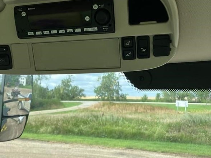 2023-john-deere-6r-155-image-82