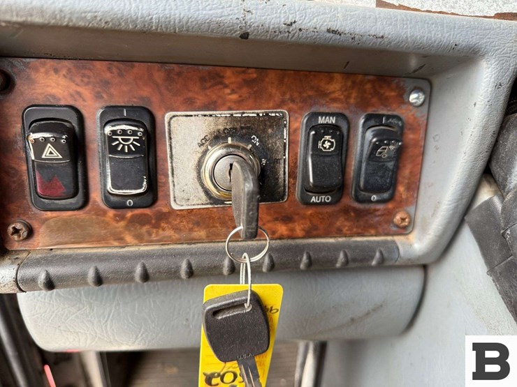 2004-kenworth-t800-image-72