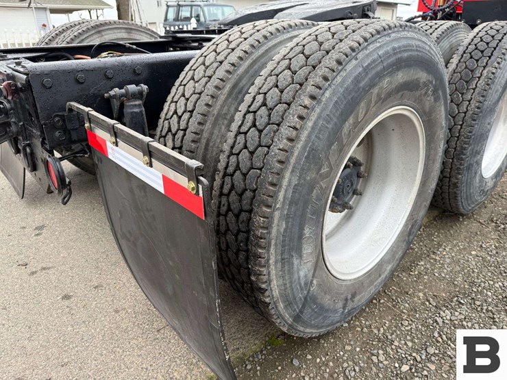 2004-kenworth-t800-image-47