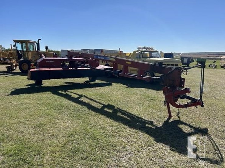 2014-new-holland-h7460-image-8