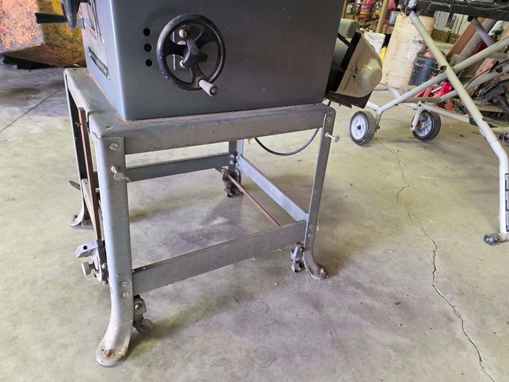 rockwell-model-10-contractors-saw,-1.5hp-with-an-assortment-of-blades-image-7