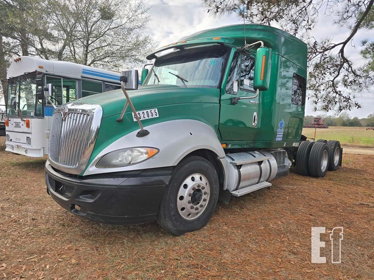 2013-international-prostar-image-1