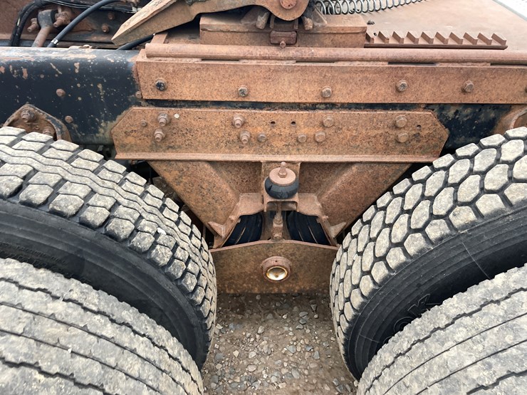 ford-lt9000-image-19