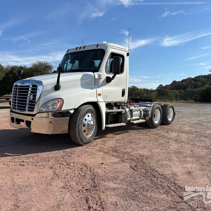2016 FREIGHTLINER CASCADIA 125