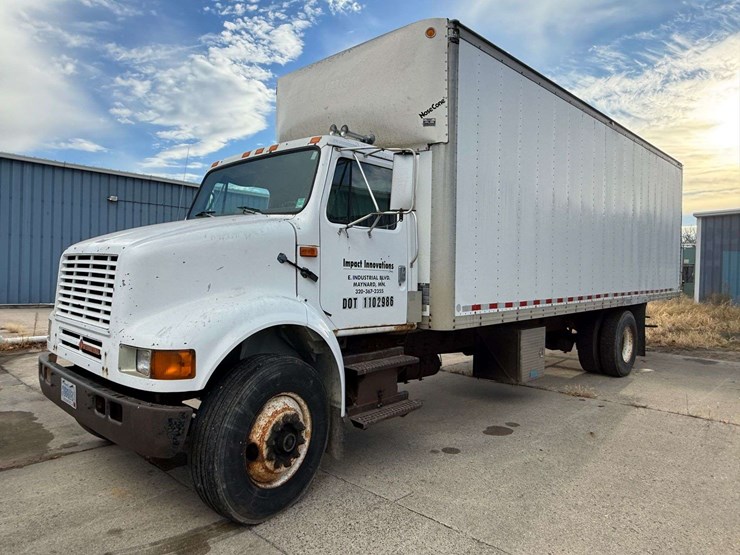 1992-international-805-box-truck,-shows-54,622-miles,-9-speed-transmission,-11r22.5-tires,-26.5’-box-image-35