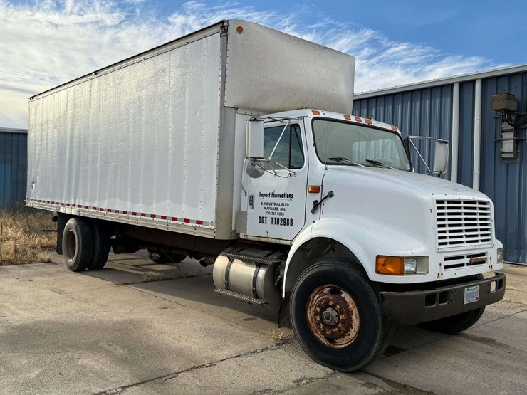 1992-international-805-box-truck,-shows-54,622-miles,-9-speed-transmission,-11r22.5-tires,-26.5’-box-image-31