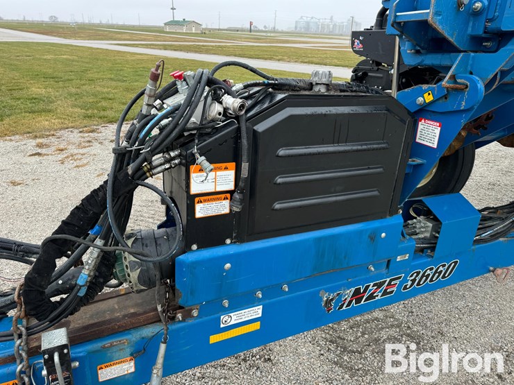 2012-kinze-3660-image-11