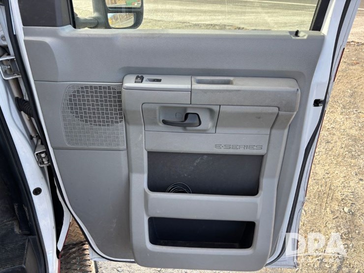 ford-e450-image-48