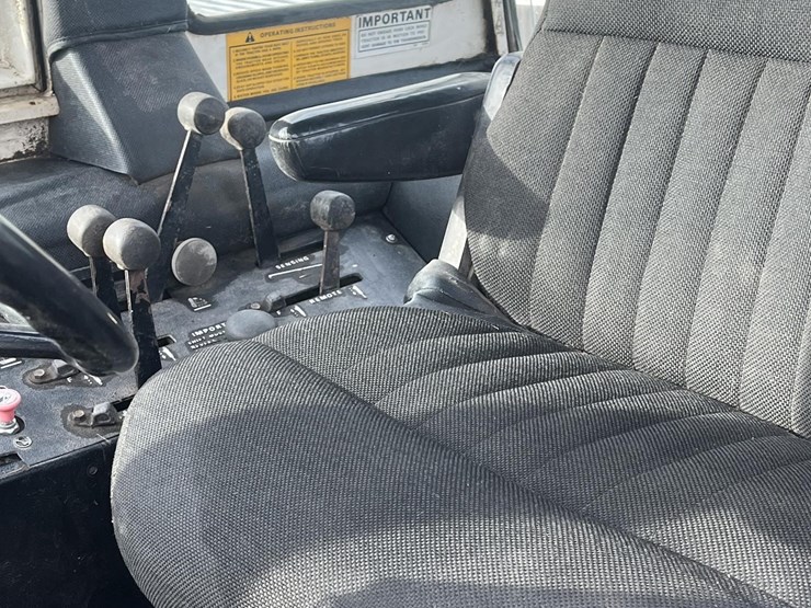 j-i-case-2090-image-8