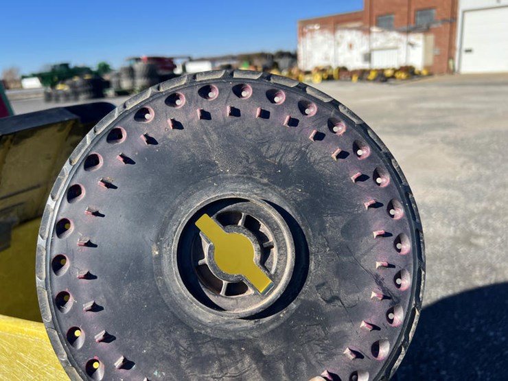 john-deere-7200-image-22