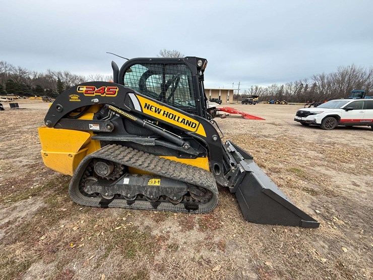 new-holland-c245-image-5