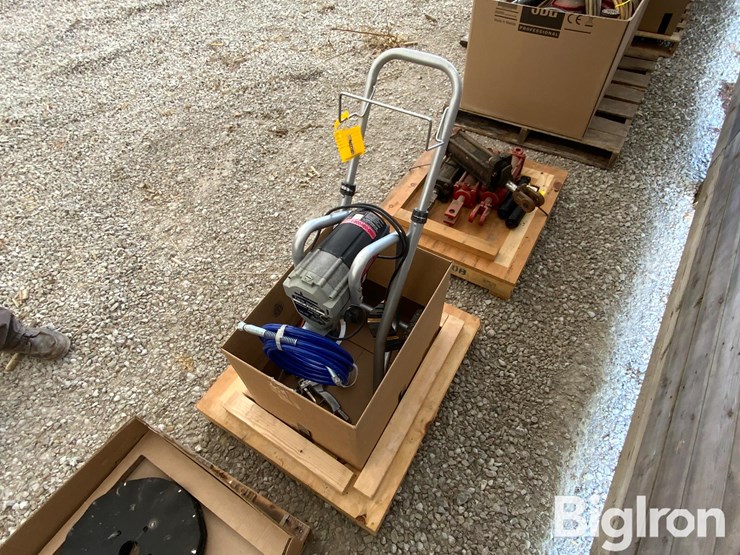 wagner-twin-stroke-9150-piston-pump-sprayer-image-1