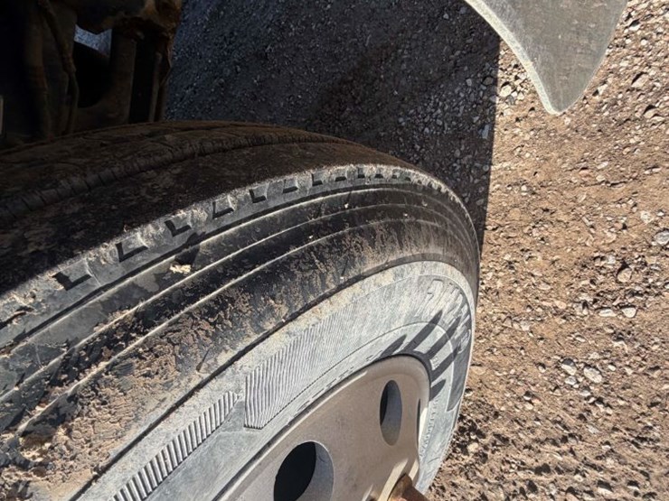 1997-volvo-f16-image-23