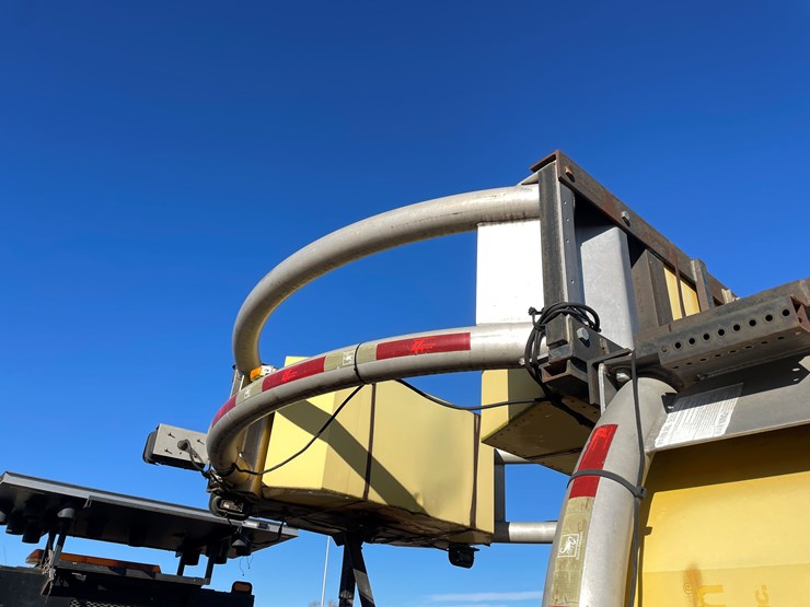 international-4700-image-15