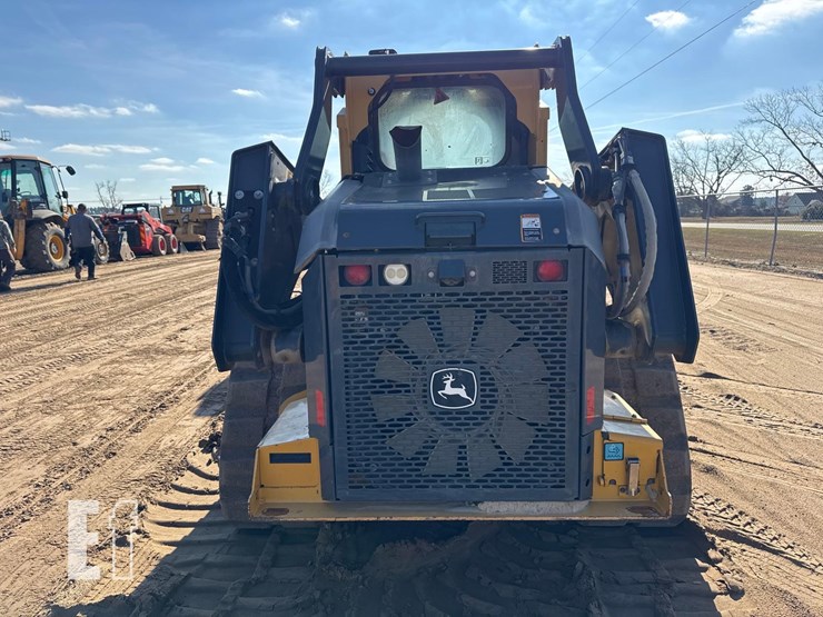 2021-deere-331g-image-3